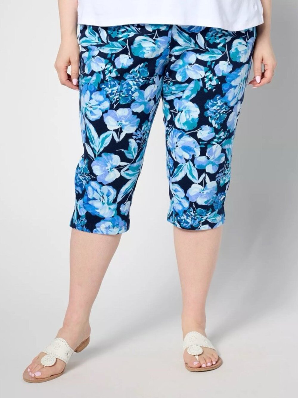 Belle Kim Gravel Size 4X Blue Floral Perfect Pique Fresh Picked Capri Pants